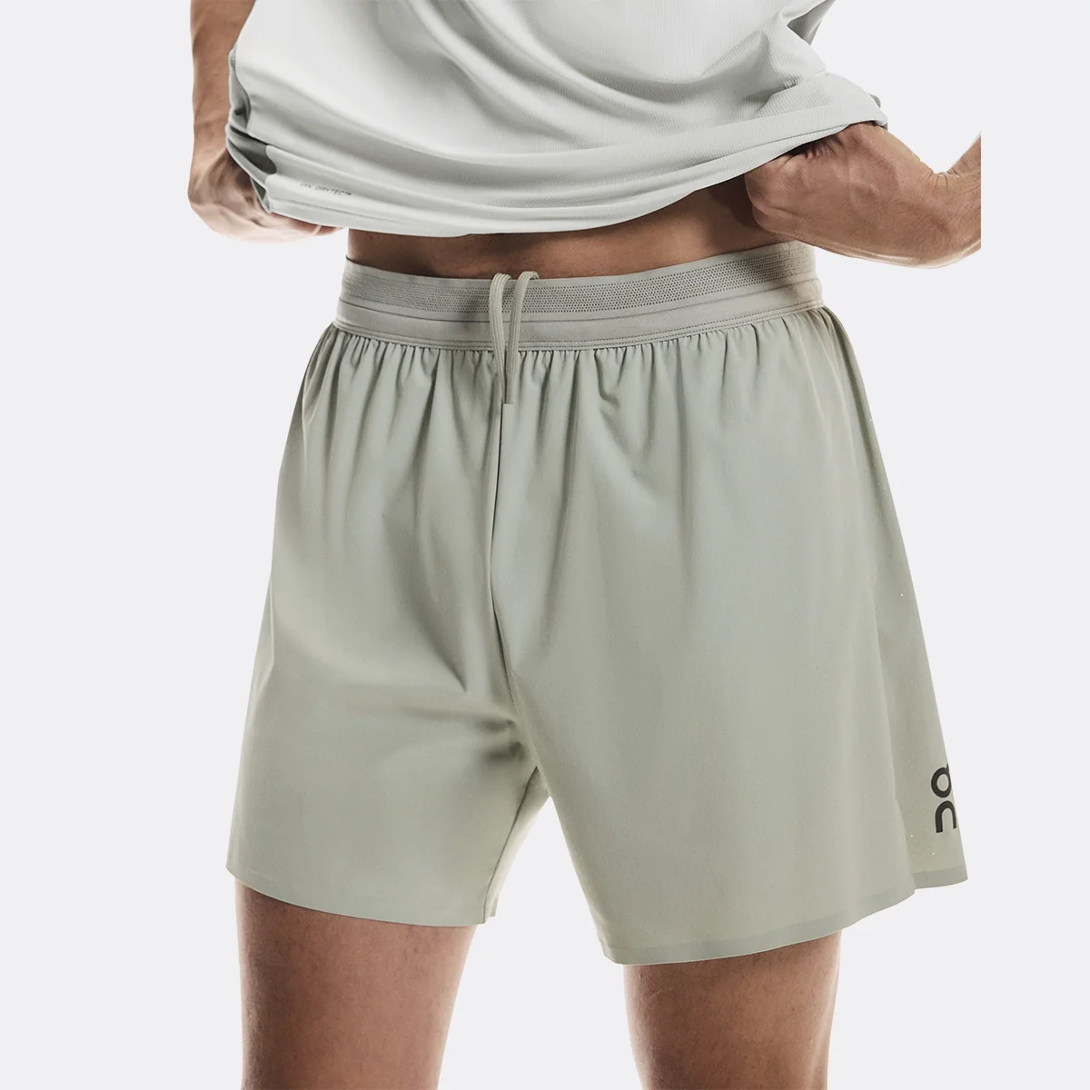 On 5' Performance Shorts - Image 6