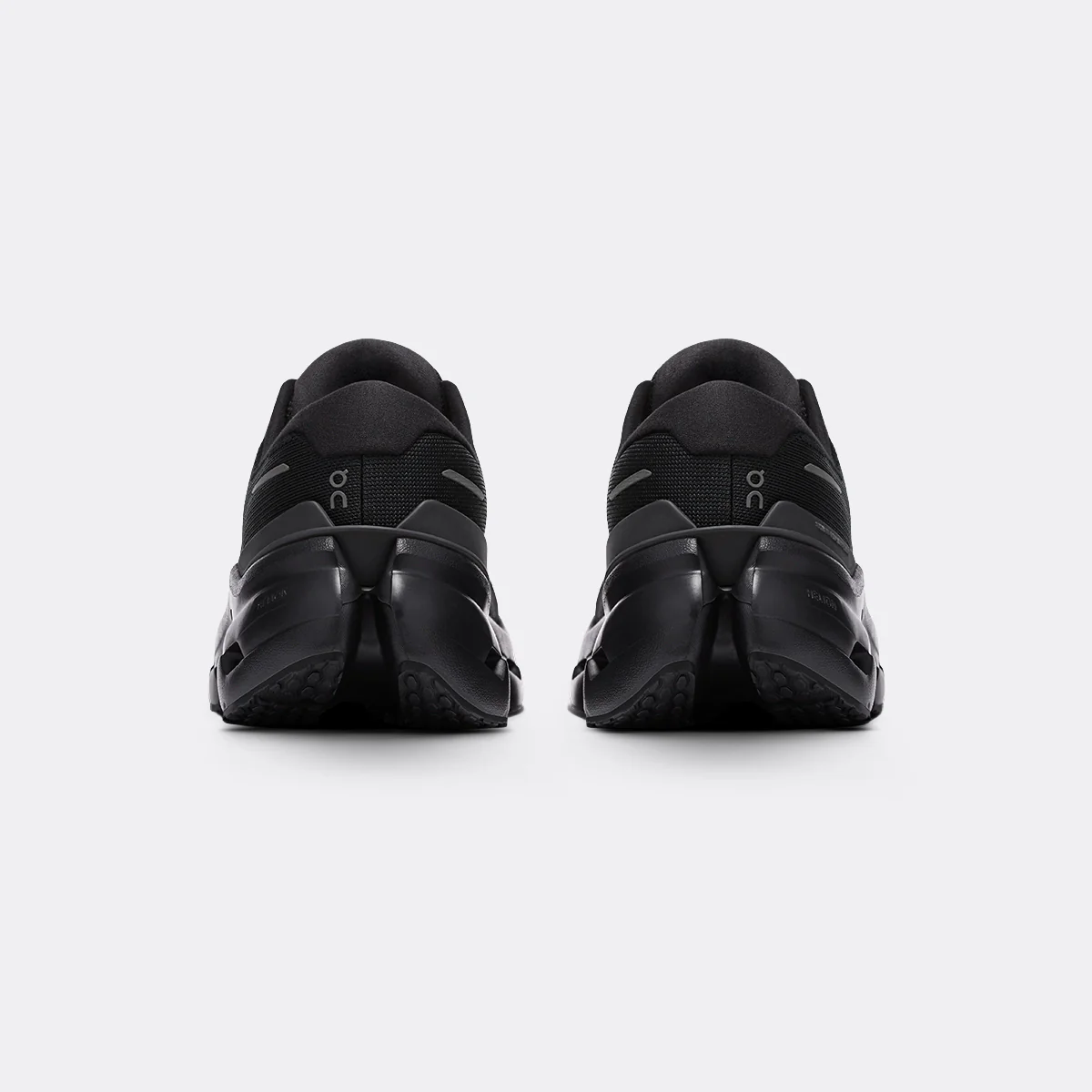 On Cloudrunner 3 - Image 11