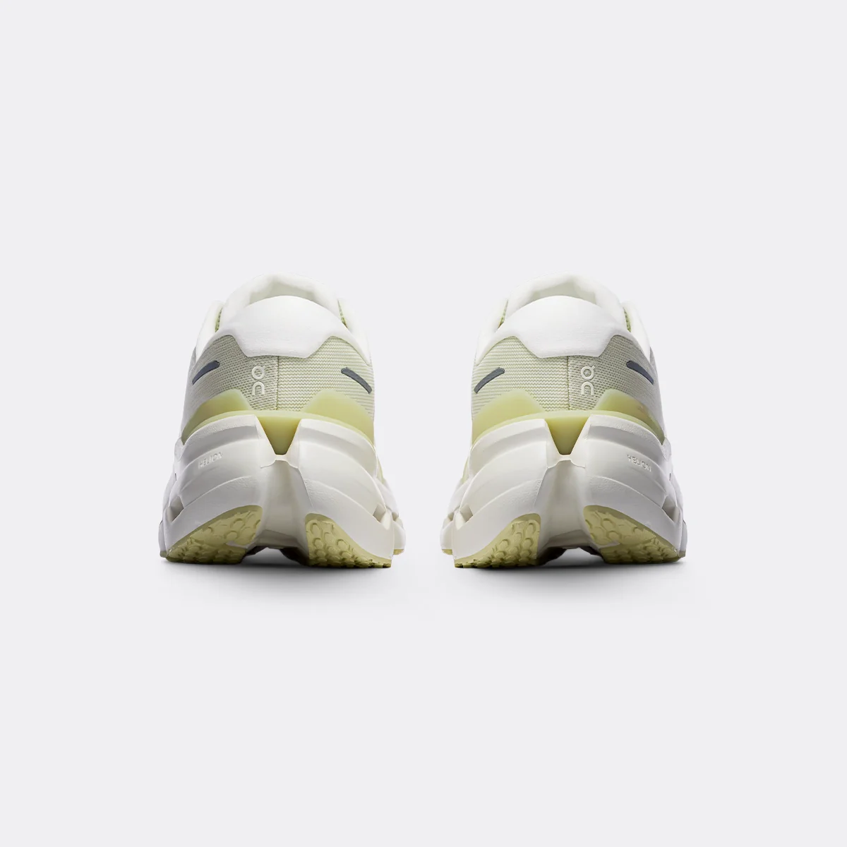 On Cloudrunner 3 - Image 6