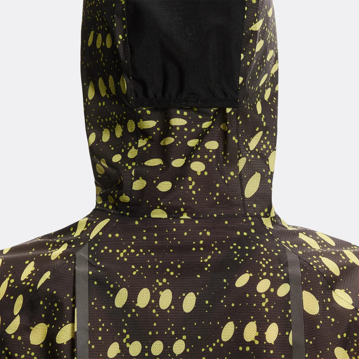 On Ultra Jacket - Image 6