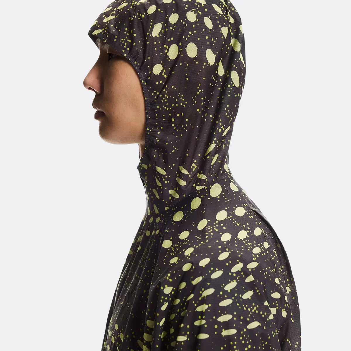 On Ultra Jacket - Image 5