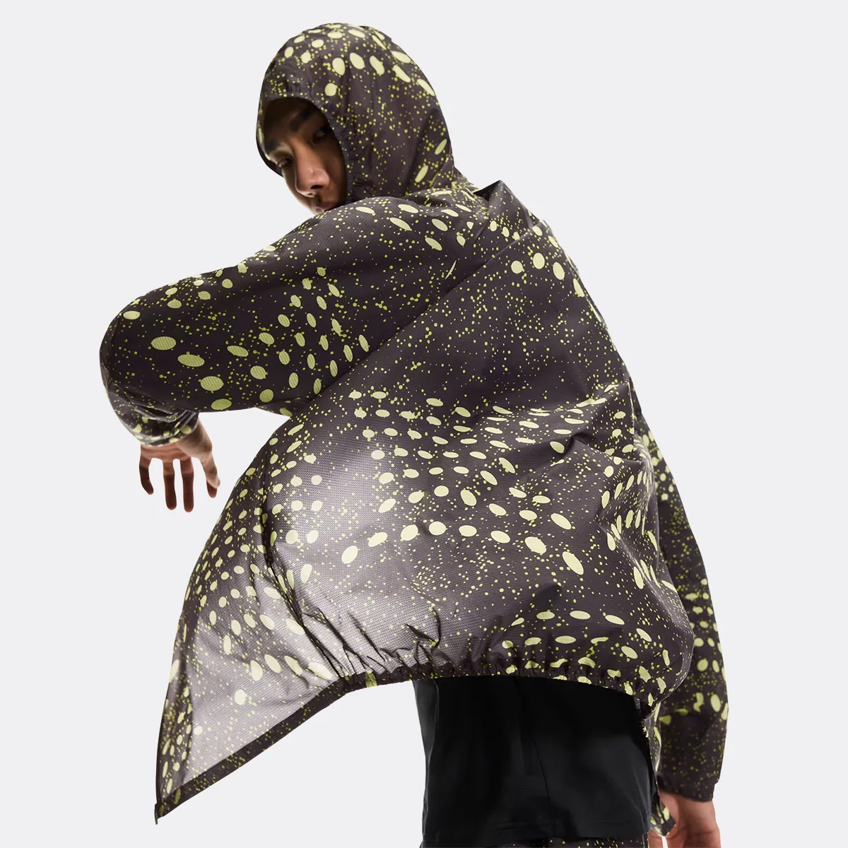 On Ultra Jacket - Image 7