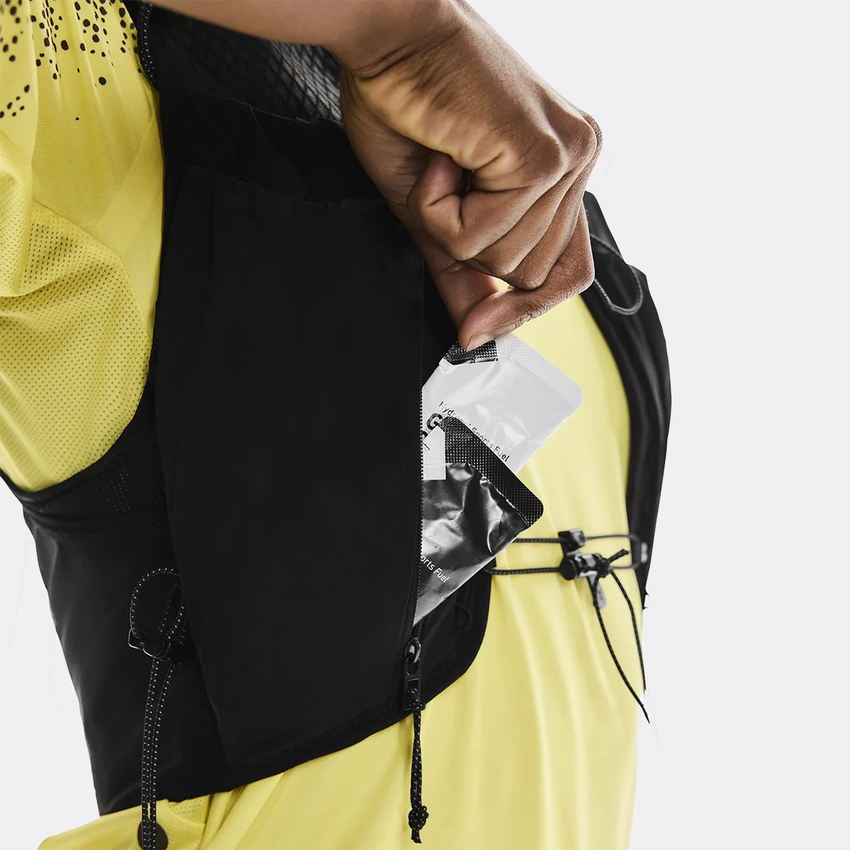 On Ultra Vest Pro Unisex - Image 5